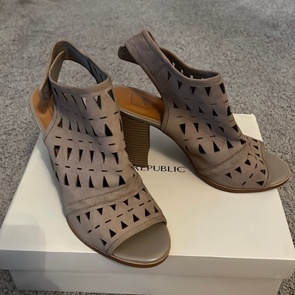 Ankle open toe bootie